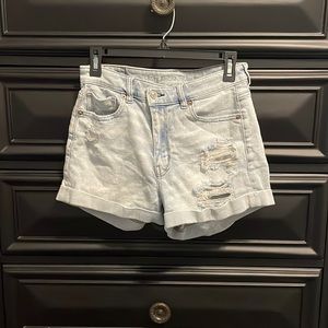 Bought From: American Eagle ||| Size 4 - Mom Shorts - Light Blue